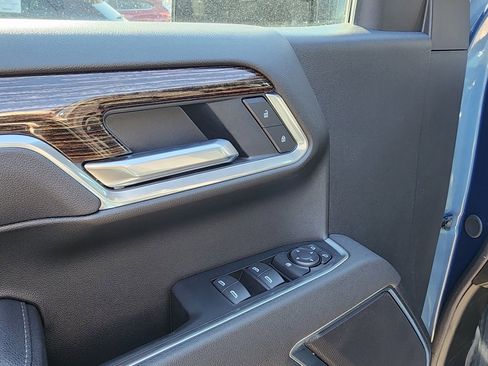 New 2026 GMC Sierra 1500 Elevation w/ LPO, Elevation Black Package image 15