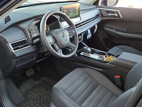New 2026 Mitsubishi Outlander SE image 11