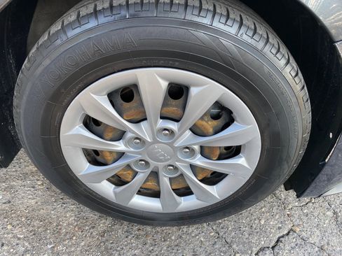 Used 2020 Kia Forte Sedan image 25