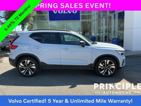 Used 2024 Volvo XC40 B5 Ultimate w/ Protection Package Premier image 3