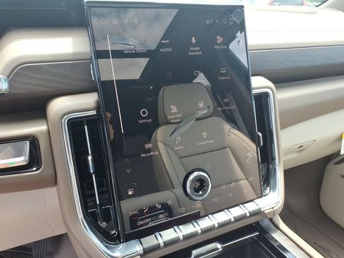 New 2026 GMC Yukon Denali w/ Advanced Technology Package AWD/4WD image 21