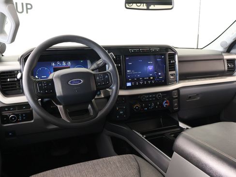 Used 2024 Ford F350 XLT w/ XLT Premium Package AWD/4WD image 2