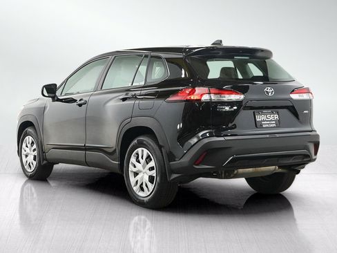 Used 2023 Toyota Corolla Cross L AWD/4WD image 3