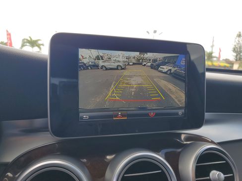 Used 2017 Mercedes-Benz GLC 300 4MATIC image 22