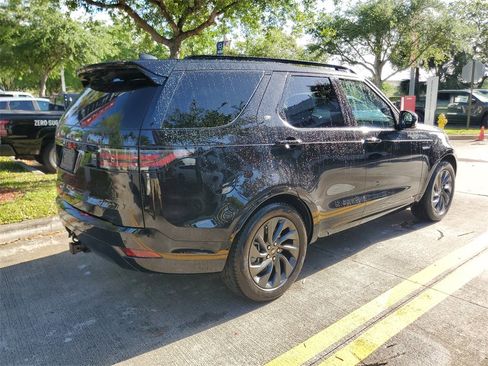 Used 2023 Land Rover Discovery S R-Dynamic image 6