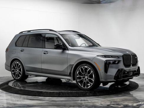 Used 2023 BMW X7 M60i w/ Executive Package image 19