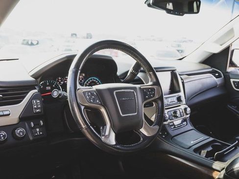 Used 2019 GMC Yukon Denali w/ Denali Ultimate Package image 2