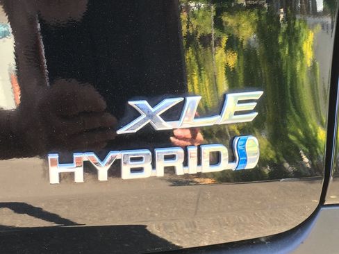 Used 2022 Toyota Sienna XLE FWD image 6