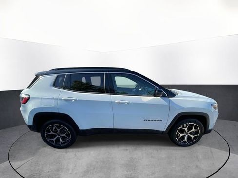 Used 2025 Jeep Compass Limited AWD/4WD image 8