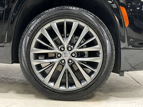 Used 2025 Buick Enclave Avenir AWD/4WD image 11