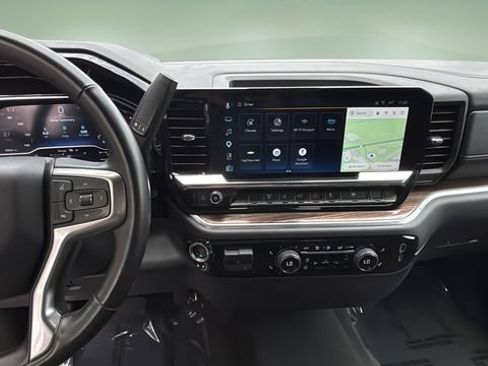 Used 2025 Chevrolet Silverado 2500 LT w/ Convenience Package AWD/4WD image 12