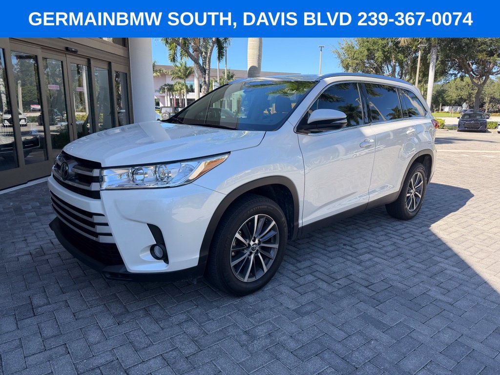 Used 2019 Toyota Highlander XLE FWD image 1