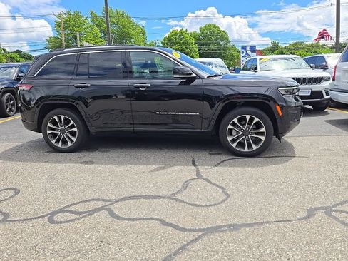 Certified 2023 Jeep Grand Cherokee Overland w/ Luxury Tech Group IV AWD/4WD image 3