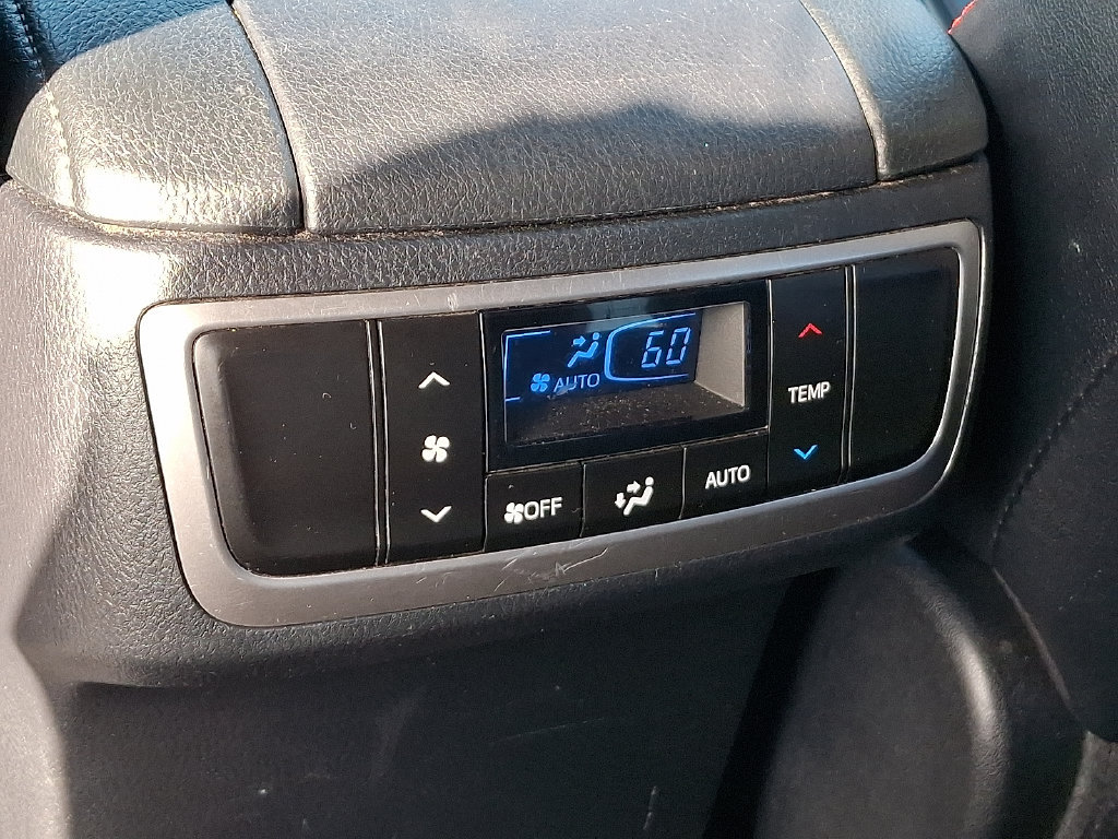 Certified 2019 Toyota Highlander SE AWD/4WD image 11