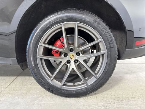 Certified 2022 Porsche Macan S image 14