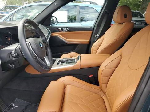 Used 2024 BMW X5 xDrive40i w/ Parking Assistance Package AWD/4WD image 18