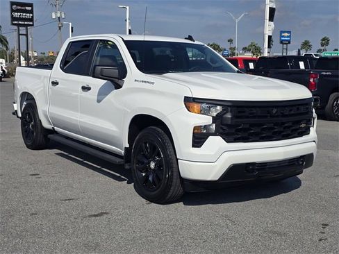 Used 2023 Chevrolet Silverado 1500 Custom image 3