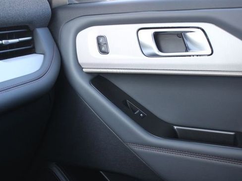 New 2026 Ford Explorer Active w/ Active Comfort Package image 20