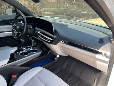 Used 2024 Cadillac Lyriq Luxury w/ LPO, Floor Liner Package AWD/4WD image 23