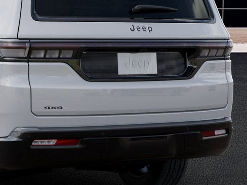 New 2026 Jeep Grand Wagoneer Limited AWD/4WD image 13