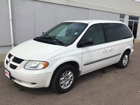 Used 2001 Dodge Caravan Sport FWD image 2