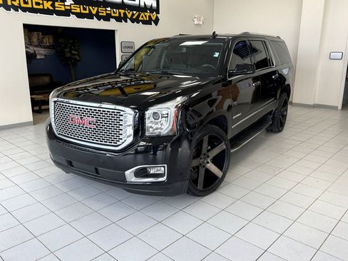 Used 2017 GMC Yukon XL Denali image 1