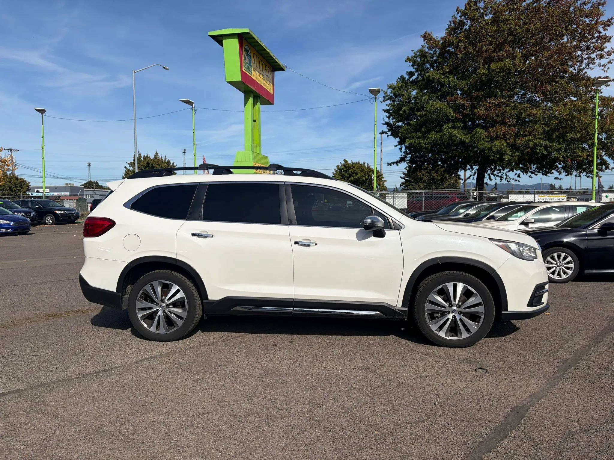Used 2019 Subaru Ascent Touring w/ Popular Package #3 AWD/4WD image 2