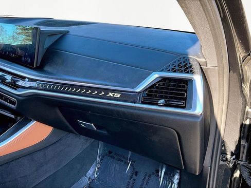 Used 2024 BMW X5 xDrive40i w/ Premium Package image 18