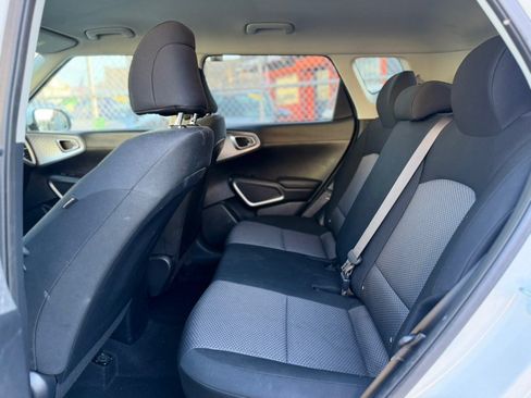 Used 2023 Kia Soul LX w/ Option Group 015 FWD image 8