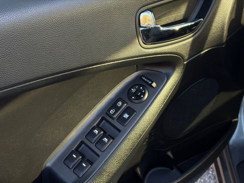 Used 2016 Kia Forte EX image 12