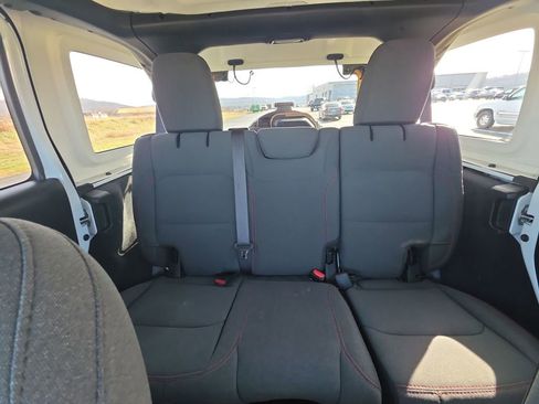 Used 2024 Jeep Wrangler Unlimited Rubicon image 21