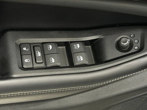 Used 2023 Jeep Grand Cherokee Laredo w/ Luxury Tech Group I AWD/4WD image 24