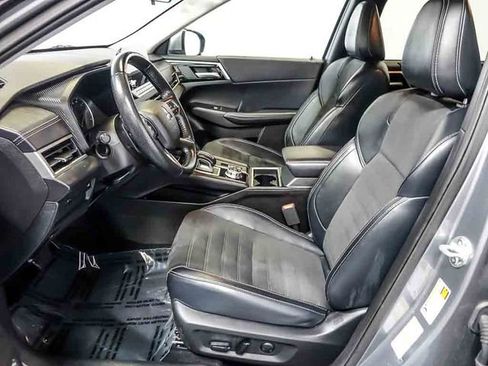 Used 2024 Mitsubishi Outlander SE AWD/4WD image 12