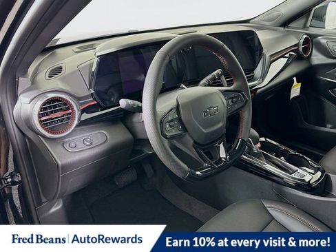 New 2025 Chevrolet Trax RS w/ Sunroof Package image 6