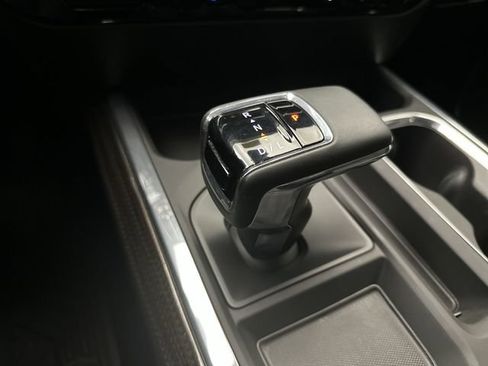 Used 2024 Chevrolet Silverado 1500 LT Trail Boss w/ LT Trail Boss Premium Package AWD/4WD image 24