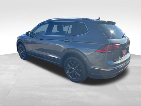 Used 2024 Volkswagen Tiguan SE AWD/4WD image 3