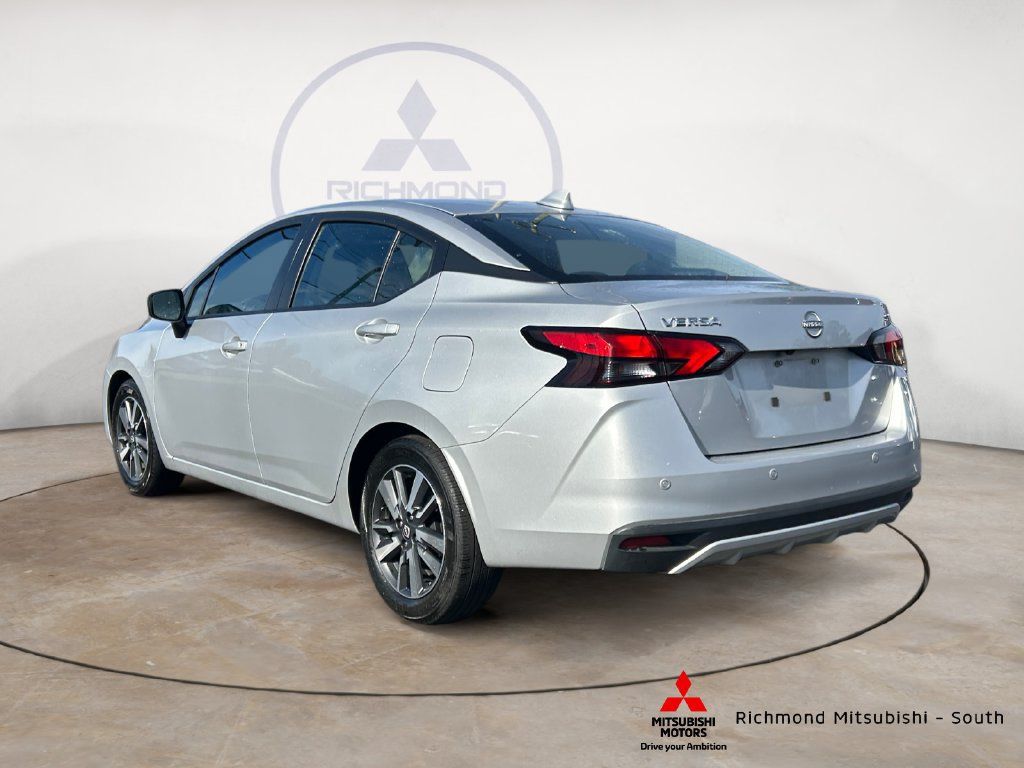 Used 2024 Nissan Versa SV FWD image 5