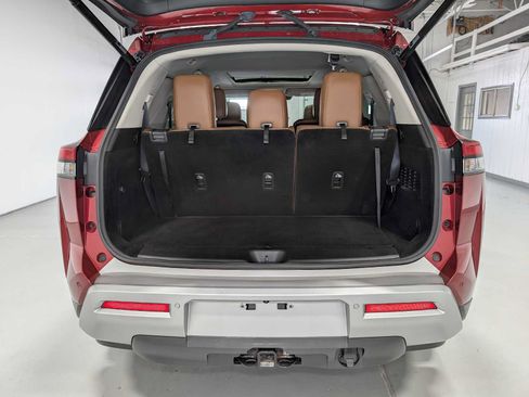 Used 2023 Nissan Pathfinder Platinum AWD/4WD image 42