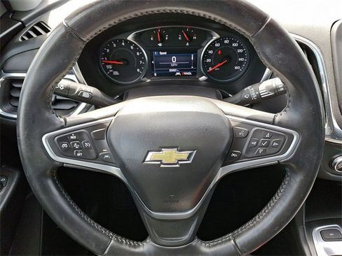 Used 2022 Chevrolet Equinox LT image 18
