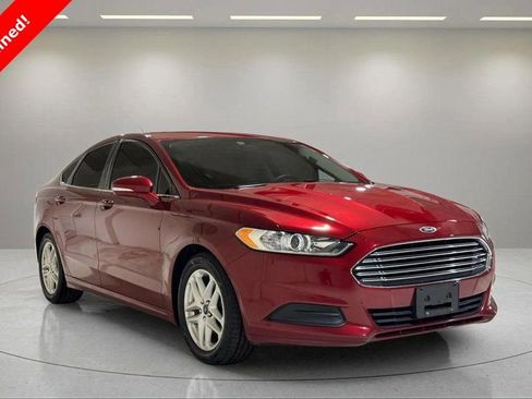 Used 2016 Ford Fusion SE image 1