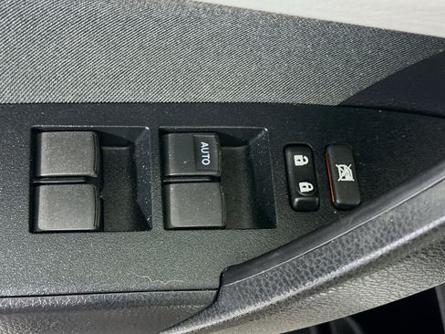 Used 2019 Toyota Corolla LE FWD image 23