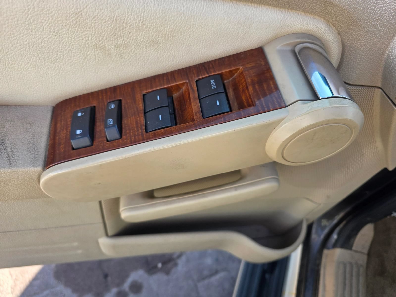 Used 2006 Ford Explorer Eddie Bauer AWD/4WD image 9