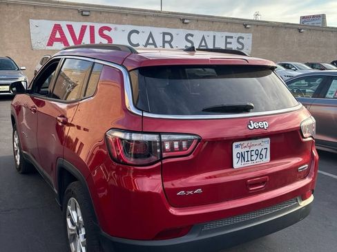 Used 2025 Jeep Compass Latitude w/ Sun & Sound Group AWD/4WD image 6