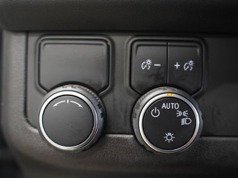 Used 2021 Chevrolet Suburban Premier RWD image 22