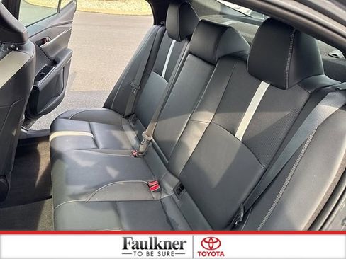 Used 2025 Toyota Camry SE image 12