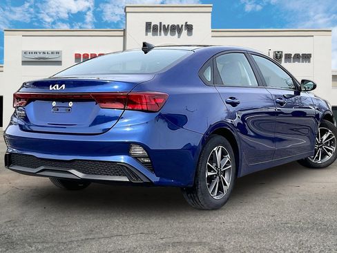 Used 2023 Kia Forte LXS image 2