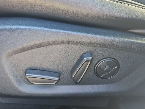 Used 2019 Ford Explorer Platinum image 14