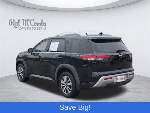 Used 2023 Nissan Pathfinder SL w/ Black Appearance Package FWD image 5