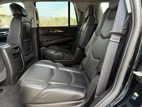 Used 2019 Cadillac Escalade Premium Luxury image 38