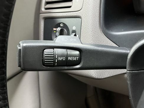 Used 2008 Volvo C30 T5 Version 1.0 FWD image 11